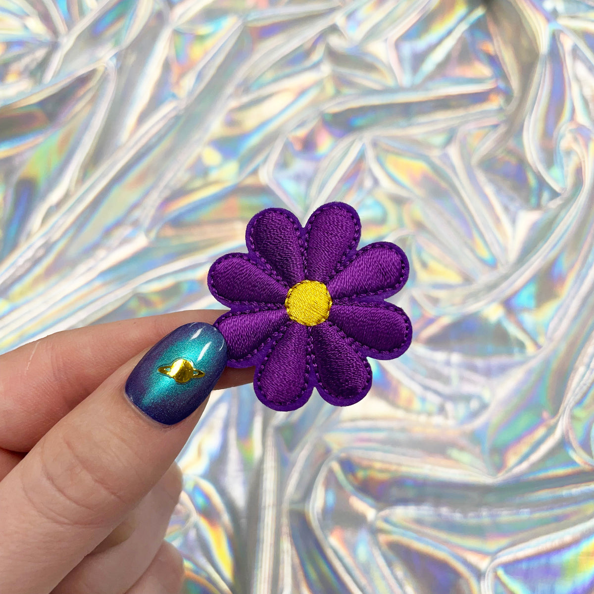 Small Iron-On Daisy Embroidered Patches – The Crafty Engineer